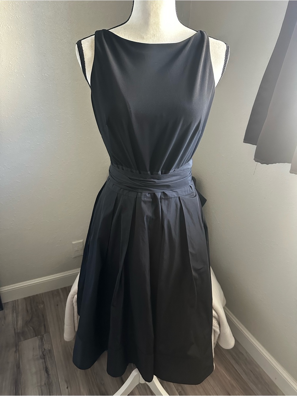 Ralph Lauren Black Sleeveless Pleated Midi Dress